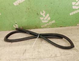 Уплотнитель двери для Mitsubishi Space Wagon (N3,N4) 1991-2000  запчасти бу