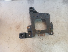 Крепление АКБ (корпус/подставка) для Ford Focus 2 05-08  запчасти бу