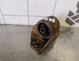 Опора редуктора для Suzuki SX4 2006-2013  запчасти бу