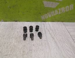 Болт для Hyundai i30 12-17  запчасти бу