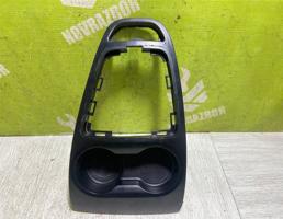 Накладка декоративная для LADA VESTA 15-19  запчасти бу