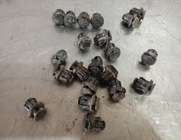 Кронштейн (сопут. товар) для Suzuki SX4 2006-2013  запчасти бу