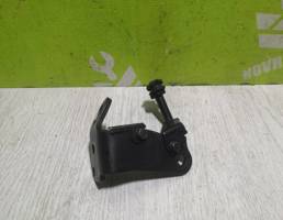 Кронштейн (сопут. товар) для Kia Sportage 2004-2010  запчасти бу