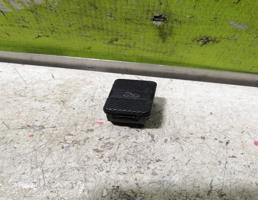 Кнопка люка для VW Passat  B3  1988-1993  запчасти бу