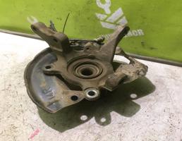 Кулак поворотный передний правый для Volvo S40 95-98  запчасти бу