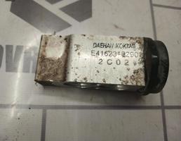 Клапан кондиционера для Kia RIO 1 2000-2004  запчасти бу