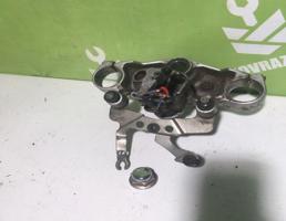 Кронштейн (сопут. товар) для YAMAHA XJR 400  запчасти бу