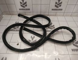 Уплотнитель для Suzuki SX4 2006-2013  запчасти бу