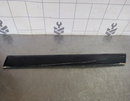 Молдинг задней левой двери для Audi A6 (C4) 1994-1997  запчасти бу