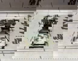 Петля двери для Renault Logan 2 14-18  запчасти бу