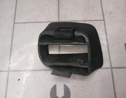 Решетка в бампер левая для Audi 80  90  B3  86-91  запчасти бу