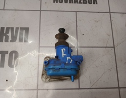 Активатор замка двери для Audi 80  90  B3  86-91  запчасти бу