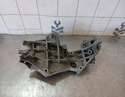 Кронштейн генератора для VW Passat B5 96-00  запчасти бу