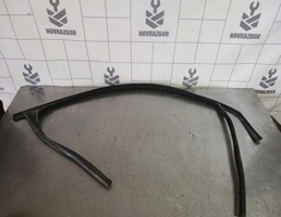 Уплотнитель стекла двери для Ford Focus 2 05-08  запчасти бу