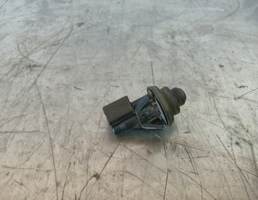 Выключатель концевой для Renault Logan 2005-2014  запчасти бу