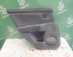 Обшивка двери задней левой для Mazda Mazda 3  BK  02-09  запчасти бу