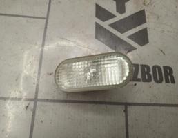 Повторитель на крыло белый для VW Passat B5 96-00  запчасти бу