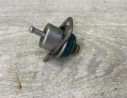 Регулятор давления топлива для Ford Focus 1 1998-2004  запчасти бу