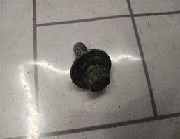 Болт для Kia RIO 1 2000-2004  запчасти бу