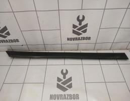 Молдинг задней правой двери для VW Golf 3 Vento 91-97  запчасти бу