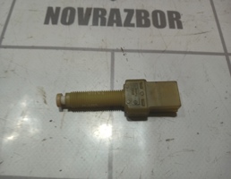 Датчик включения стопсигнала для VW Passat B5 96-00  запчасти бу