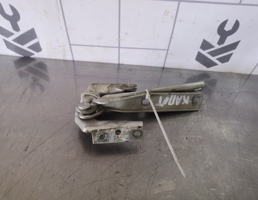 Петля капота правая для VW Passat B5 96-00  запчасти бу