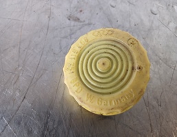 Крышка бачка тормозной жидкости для Audi 80  90  B3  86-91  запчасти бу