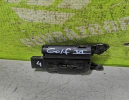 Моторчик заслонки отопителя для VW Golf 6 09-12  запчасти бу