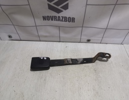 Ответная часть ремня безопасности для VW Golf 3 Vento 91-97  запчасти бу