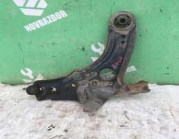Рычаг передний правый для VW Polo 94-99  запчасти бу