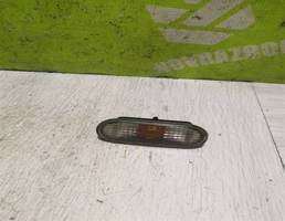 Повторитель на крыло белый для VW Passat B5 96-00  запчасти бу