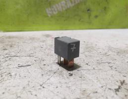 Реле для Toyota Corolla E12 2001-2006  запчасти бу