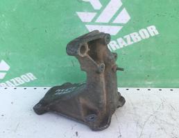 Кронштейн двигателя правый для VW Passat  B3  1988-1993  запчасти бу