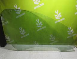 Стекло двери передней правой для Peugeot 206 98-12  запчасти бу