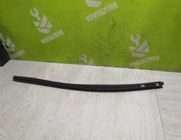 Уплотнитель стекла двери для Hyundai i30 12-17  запчасти бу