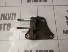 Кронштейн двигателя правый для Mitsubishi Lancer 10 CX  CY 07-17  запчасти бу