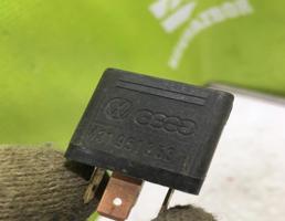 Реле для Audi 100 C4 91-94  запчасти бу