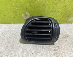 Дефлектор воздушный для Peugeot 206 98-12  запчасти бу