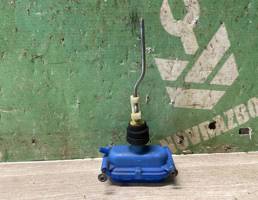 Активатор замка двери для VW Golf 3 Vento 91-97  запчасти бу