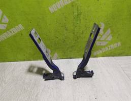 Петля капота для VW Golf 4 Bora 97-05  запчасти бу