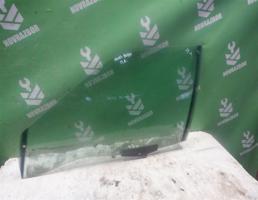 Стекло двери передней левой для Audi 80 90 B4 91-94  запчасти бу