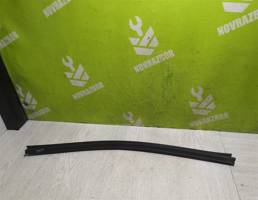 Уплотнитель стекла двери для Hyundai i30 12-17  запчасти бу