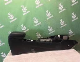 Подлокотник для Hyundai i30 12-17  запчасти бу