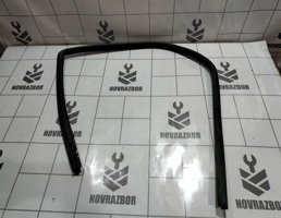 Уплотнитель стекла двери для Fiat Albea 2003 +  запчасти бу