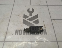 Датчик включения стопсигнала для VW Golf 3 Vento 91-97  запчасти бу