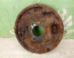 Щит опорный задний правый для Mitsubishi Space Wagon (N3,N4) 1991-2000  запчасти бу