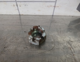 Гайка ступицы для Peugeot 307 2001-2008  запчасти бу