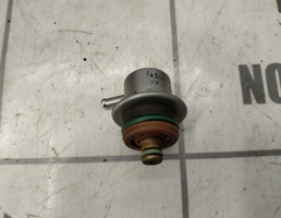 Регулятор давления топлива для VW Passat B5 96-00  запчасти бу