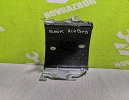 Кронштейн (сопут. товар) для VW Golf 3 Vento 91-97  запчасти бу