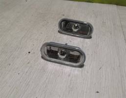 Повторитель на крыло белый для VW Golf 4 Bora 97-05  запчасти бу